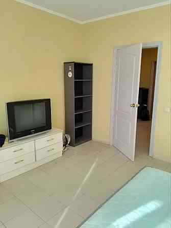 Оренда Квартира 1-кімнатна, 18/20 поверх на Пчілки, 2-А Київ