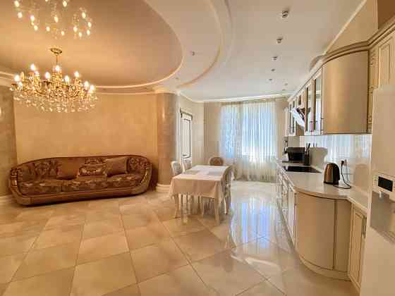 Продам 2 комнатную квартиру с кухней -гостинной на пр. Шевченко в Климовском доме Одеса