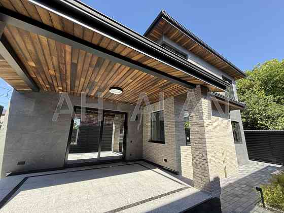 Продаж Будинок 5-кімнатний на Добрий Шлях вул., 1 Київ