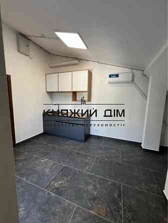 Оренда офісне приміщення на Межигорская ул. поверх - 4/5 Київ