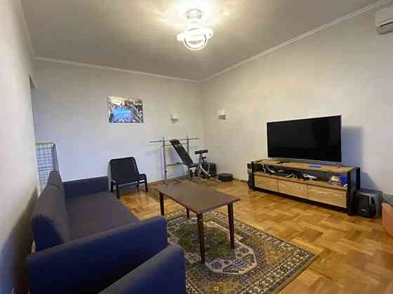 Оренда Квартира 2-кімнатна, 4/5 поверх на Капиловська 2а Київ