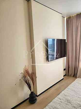 Продаж Квартира 1-кімнатна, 21/25 поверх на Родини Крістерів вул., 14б Киев