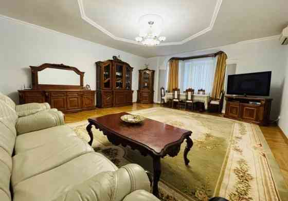 Оренда Квартира 4-кімнатна, 4/9 поверх на Довженко ул., 6а Одеса