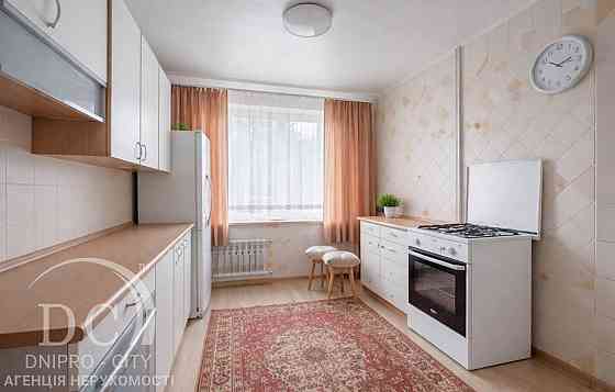 Продаж Квартира 3-кімнатна, 4/9 поверх на Метробудівська вул., 5 Дніпро