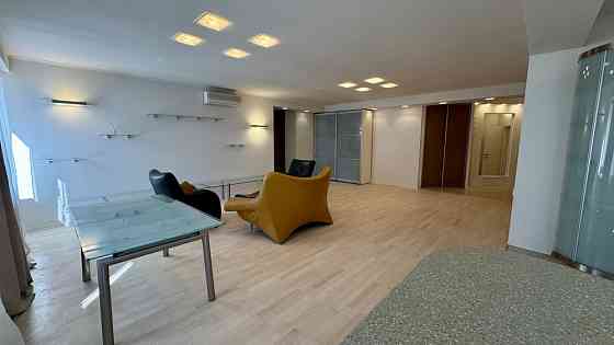 Продаж Квартира 3-кімнатна, 5/8 поверх на Назарівська вул., д. 7-Б Київ