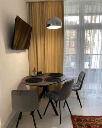 Оренда Квартира 1-кімнатна, 2/6 поверх на Фонтанская Дорога ул., 153/13 Одесса