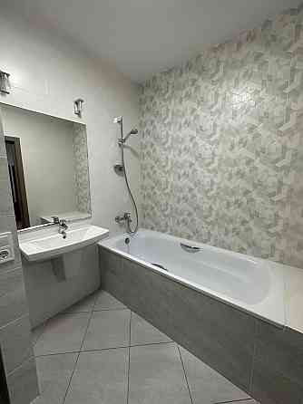 Оренда Квартира 1-кімнатна, 20/25 поверх на Драгоманова ул., 2 б Київ