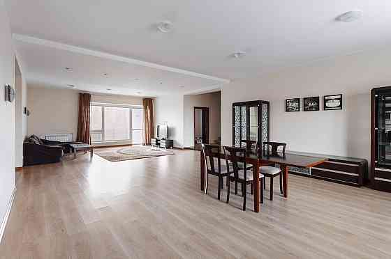 Оренда Квартира 4-кімнатна, 5/7 поверх на Успенская ул., 2/1 Одеса