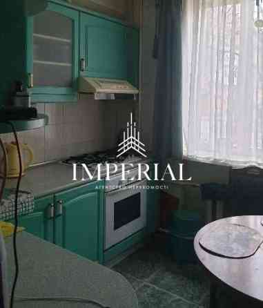 Продаж Квартира 3-кімнатна, 1/4 поверх на вул. Очаківська Київ