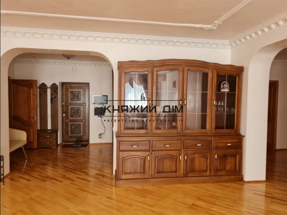 Оренда 3-кім. розд. квартири на Саперно-слобідській. Код об'єкту:11200122 Київ