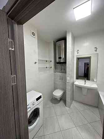 Оренда Квартира 1-кімнатна, 20/25 поверх на Драгоманова ул., 2 б Київ