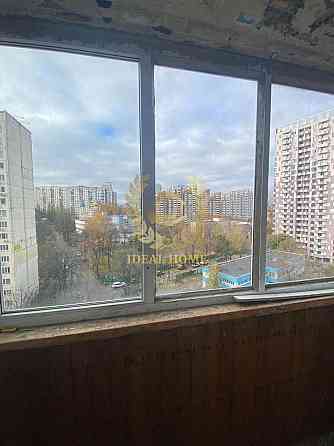 Продаж Квартира 3-кімнатна на Патриарха Мстислава Скрипника ул., 7 Kiev