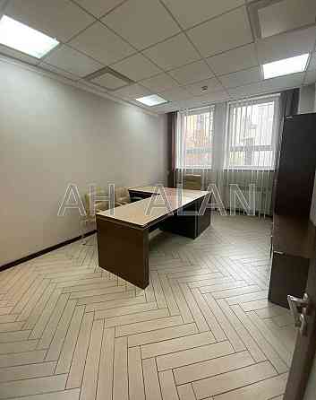 Оренда Будинок 4-кімнатний на Руставелі Шота вул., 44 Киев