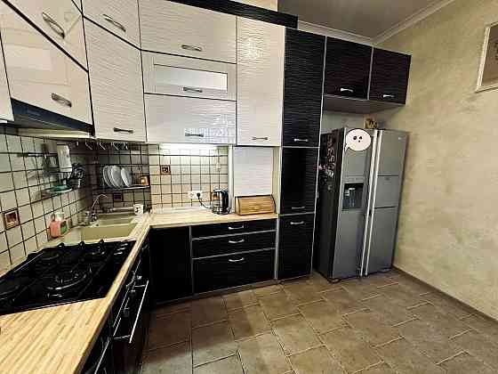 Продаж Квартира 5-кімнатна, 1/3 поверх на Араратская ул., 13 Дніпро