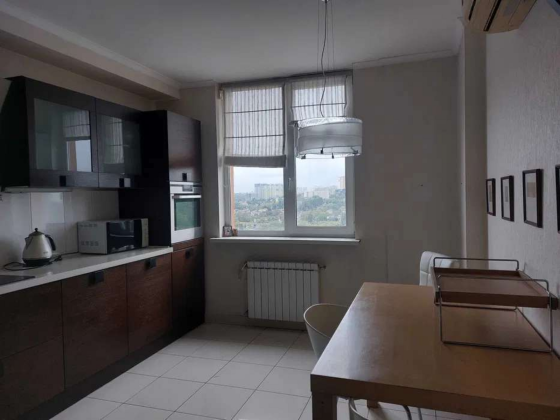 Продаж Квартира 4-кімнатна, 16/18 поверх на Лобановського, 126г Kiev