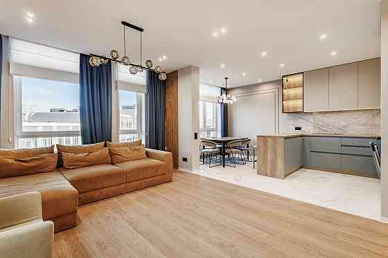 Продаж Квартира 3-кімнатна, 9/9 поверх на Тадея Рильського вул., д. 4А Київ