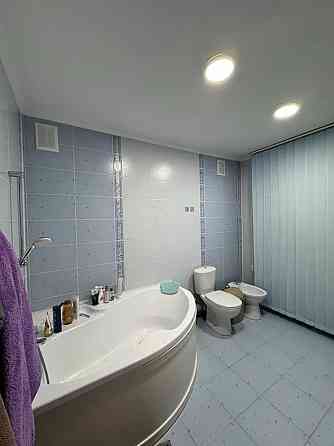 Продам квартиру у центрі на 4 кімнати , 99 квадратів ТОРГ. Кропивницький