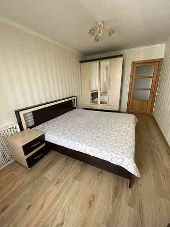 Оренда Квартира 3-кімнатна, 13/16 поверх на Князя Романа Мстиславича вул., д. 8 Киев