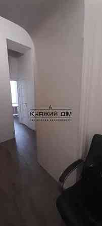 Оренда офісне приміщення на Стрелецкая ул. поверх - 1/6 Kiev