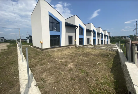 Продаж 2 поверхового таунхауса з ділянкою на 2 сотки, 147 кв. м, 5 кімнат, Байківці Baikivtsi