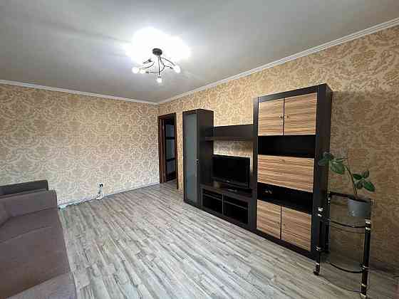 Оренда Квартира 3-кімнатна, 9/10 поверх на вул. Анни Ахматової, 11 Київ