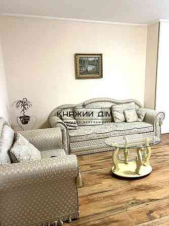 Оренда Квартира 3-кімнатна, 33/36 поверх на Срибнокильская ул. Київ