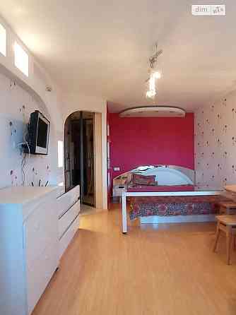 Оренда Квартира 1-кімнатна, 14/15 поверх на Сімії Хохлових, 1 Київ