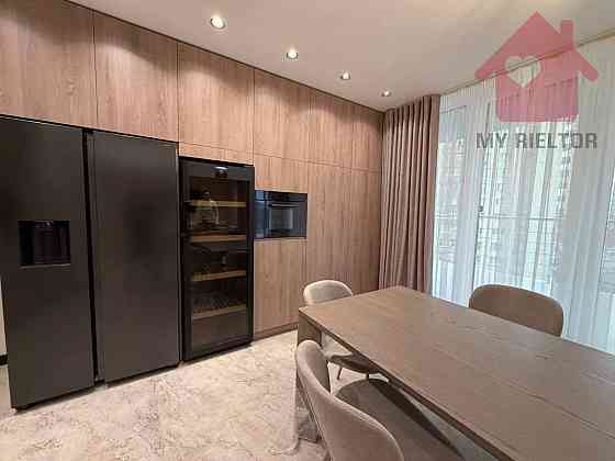 Продаж Квартира 3-кімнатна, 7/7 поверх на Богдана Хмельницького пл. Uzhhorod