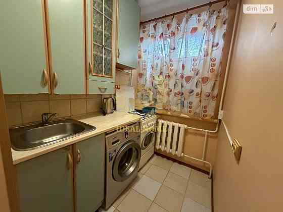 Продаж Квартира 1-кімнатна на Копыловская ул., 10А Київ