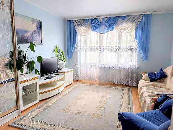 Оренда Квартира 3-кімнатна, 2/9 поверх на вул. Макарова Рівне