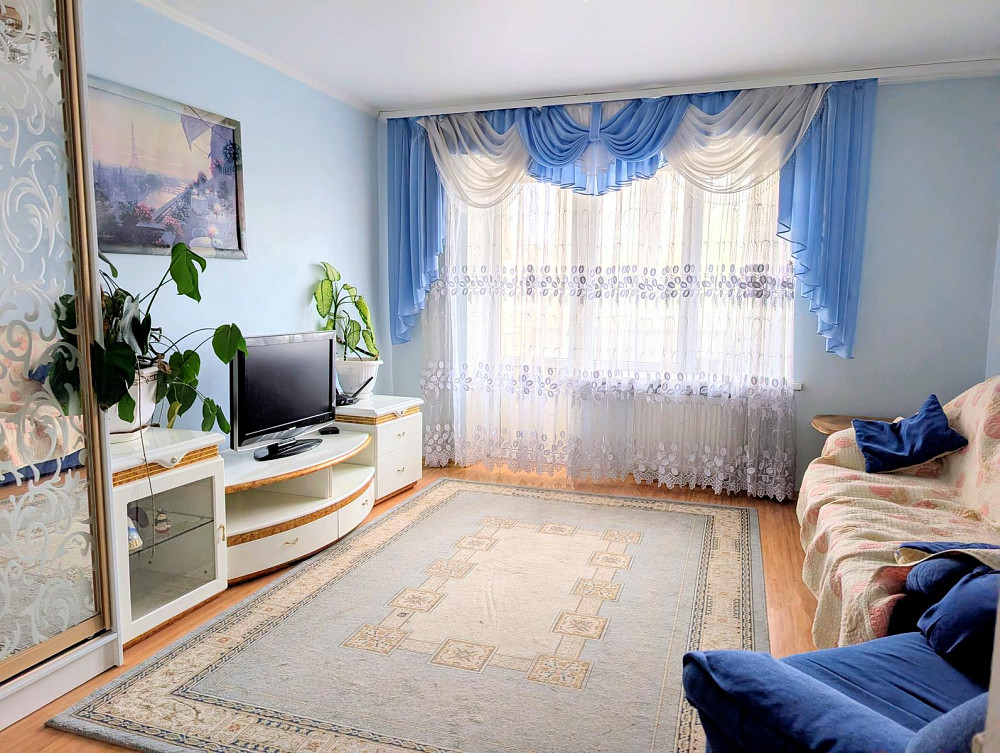 Оренда Квартира 3-кімнатна, 2/9 поверх на вул. Макарова Рівне - фото 1