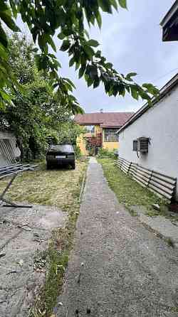 Продаж Будинок 5-кімнатний на вул. Спокійна Львів