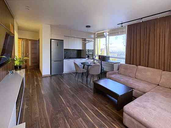 Продаж Квартира 1-кімнатна, 14/16 поверх на Салютна вул., д. 2Б Київ