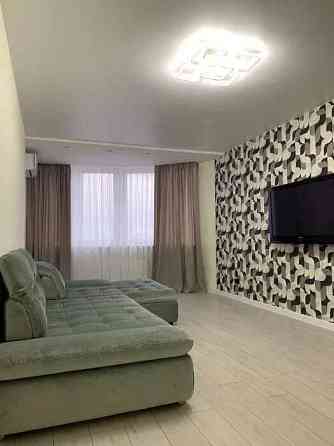 Оренда Квартира 1-кімнатна, 21/30 поверх на Харьковское шоссе, 19а Kiev