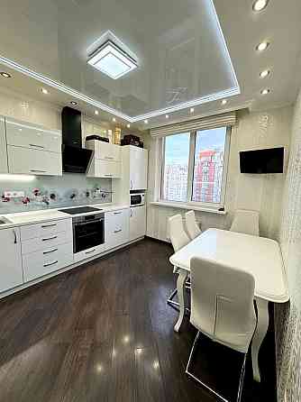 Продаж Квартира 3-кімнатна, 11/16 поверх на Юлії Здановської вул., д. 50/2 Київ