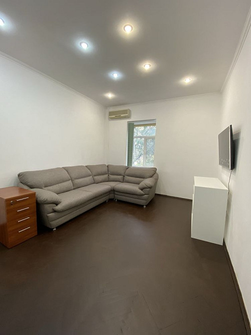 Продаж Квартира 3-кімнатна, 1/5 поверх на Гетьмана Павла Скоропадського вул., д. 17б Київ - фото 1