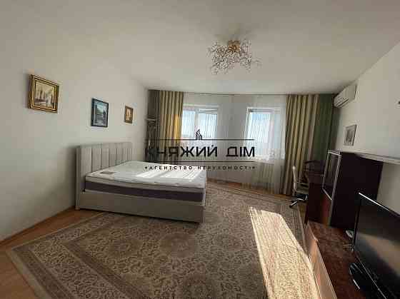 Оренда Квартира 1-кімнатна, 25/28 поверх на Ахматовой Анны ул. Kiev