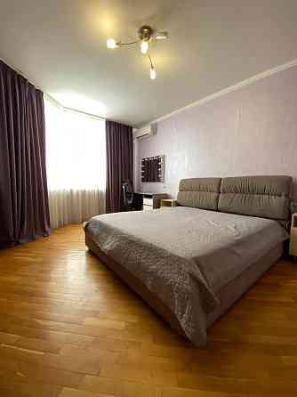 Оренда Квартира 2-кімнатна, 17/20 поверх на Пчілки Олени вул., д. 2 Київ