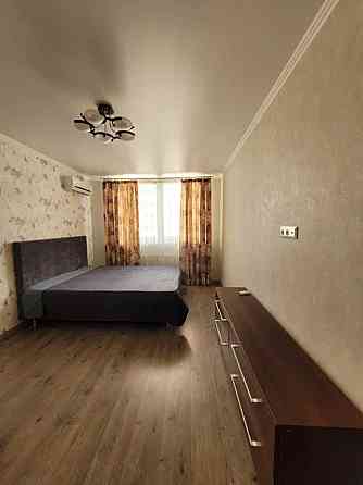 Оренда Квартира 1-кімнатна, 17/26 поверх на вул. С. Крушельницької, 13 Киев