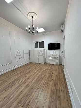 Оренда Будинок 4-кімнатний на Євгена Чикаленка вул., 10 Kiev