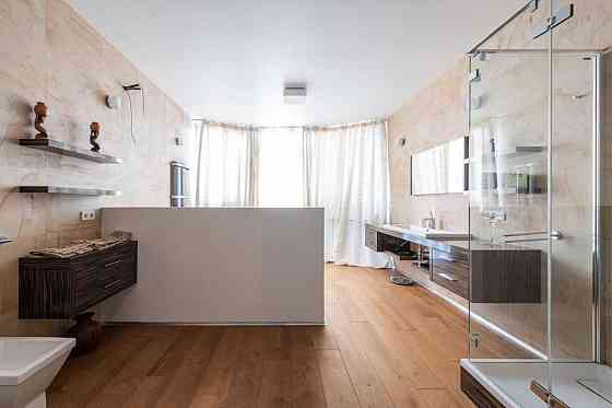 Продаж Квартира 4-кімнатна, 8/9 поверх на Кудрявський узвіз вул., д. 3А Kiev