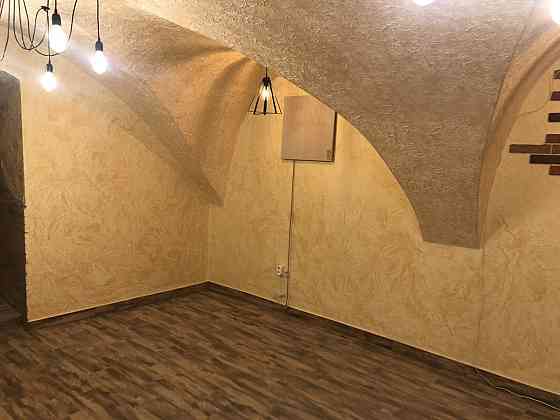 Оренда приміщення вільного призначення на вул. Шевченка поверх - 1/2 Кременець