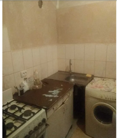 Продам квартиру двух комнатною квартиру  на Молдаванке улица  Болгарская угол Мясоедовской Одесса