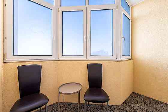 Продаж Квартира 2-кімнатна, 15/25 поверх на Бажана Николая вул., д. 8-Б Kiev