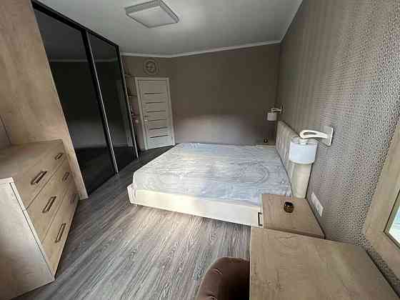 Продаж Квартира 3-кімнатна, 2/5 поверх 