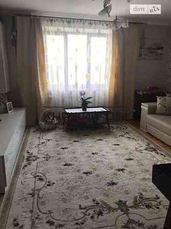 Продаж 3-кімнатної роздільної квартири, метро Святошин, Житомирська. № 21143137 Київ