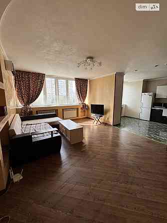 Продаж Квартира 2-кімнатна, 4/36 поверх на Срібнокільська, 1 Київ