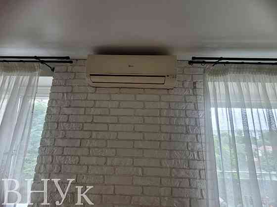 Продаж Квартира 4-кімнатна, 5/5 поверх на Відродження Luts'k