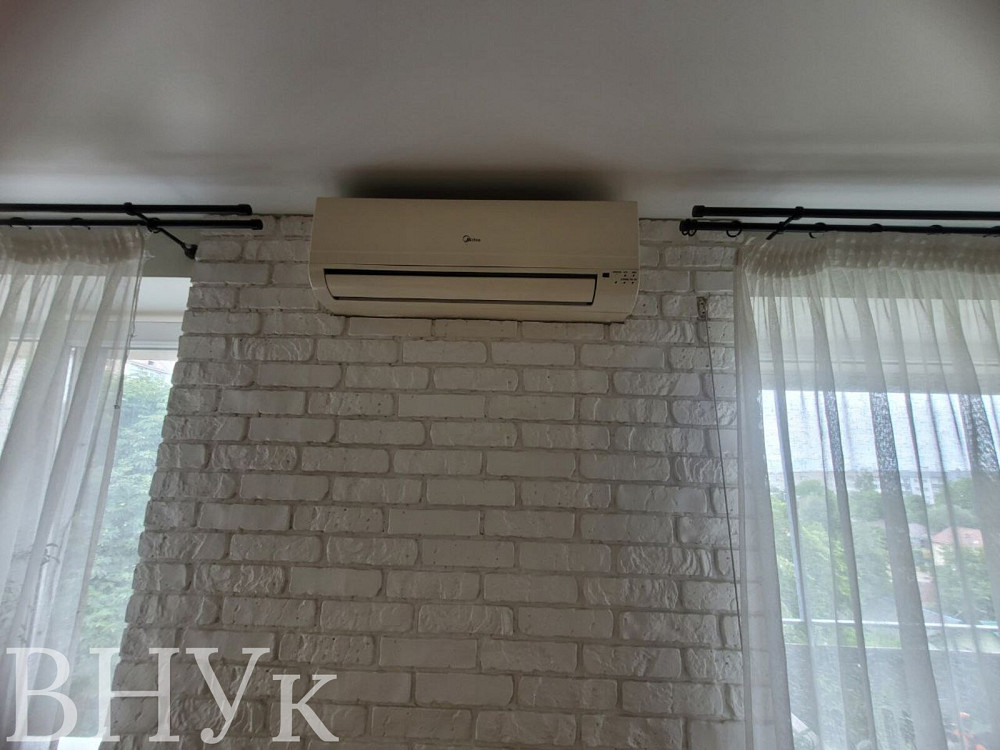 Продаж Квартира 4-кімнатна, 5/5 поверх на Відродження Luts'k - photo 2