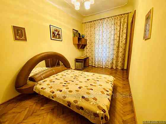 Продаж Квартира 2-кімнатна, 2/3 поверх на вул. Поповича Омеляна L'viv